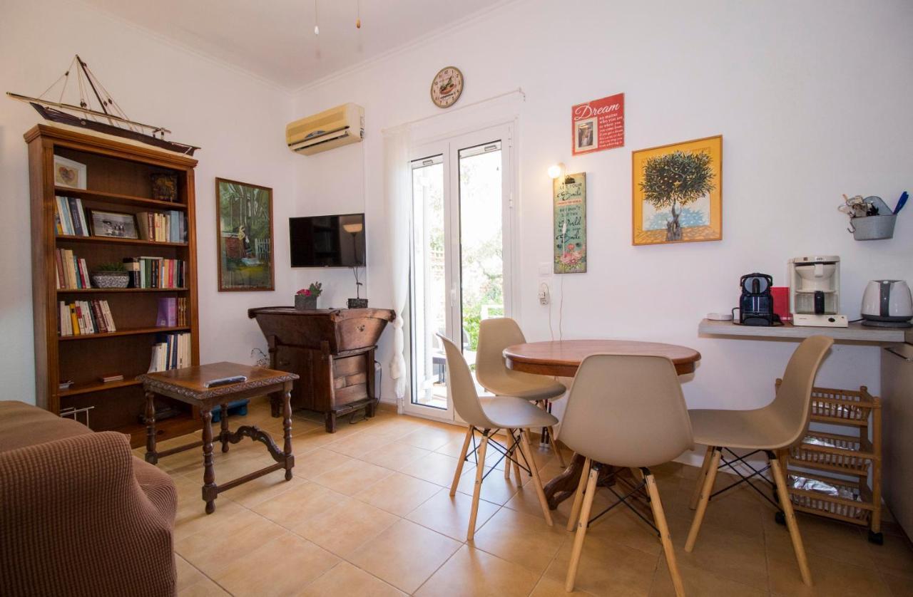 Laconian Collection Mavrovouni Beach House Gythio Bagian luar foto